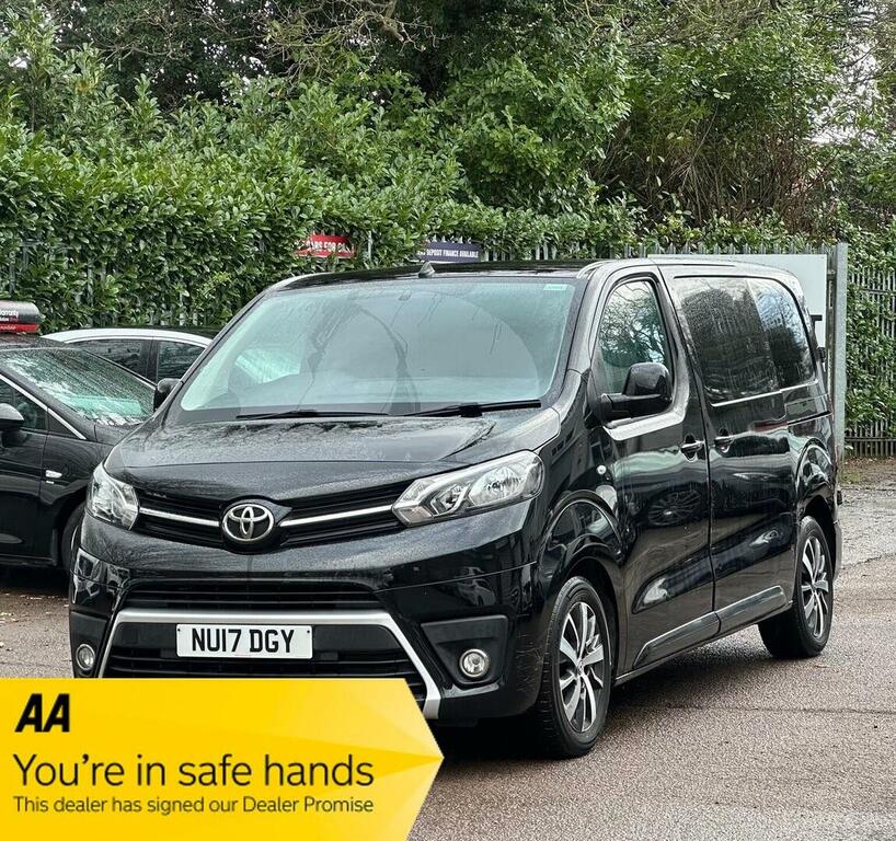 Toyota PROACE Panel Van 1.6D Comfort Medium Panel Van Mwb Euro 6 Black