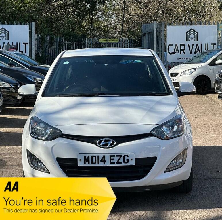 Hyundai I20 Hatchback 1.2 Style Euro 5 201414 White #2
