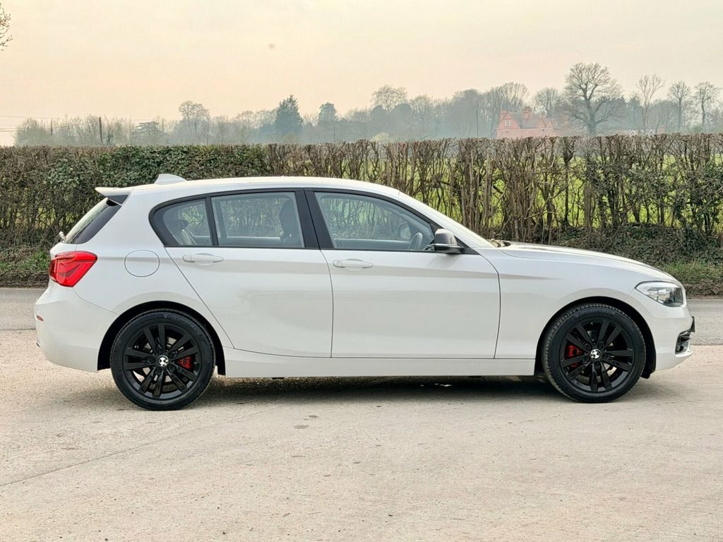BMW 1 Series 2L Sport White #6
