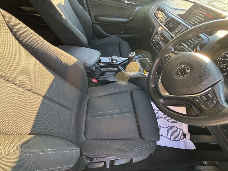 BMW 1 Series 118D Sport 2.0 YA18YKE Grey #4