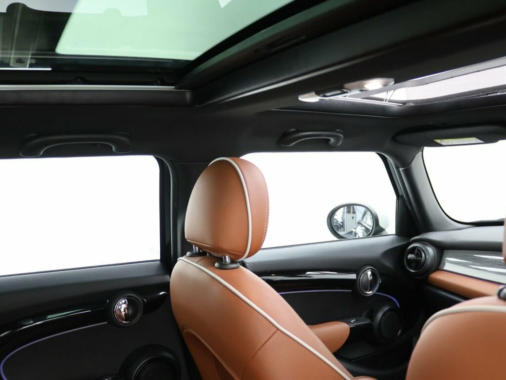 Mini Hatch 1.5L Cooper Exclusive GL71OWV Black #3