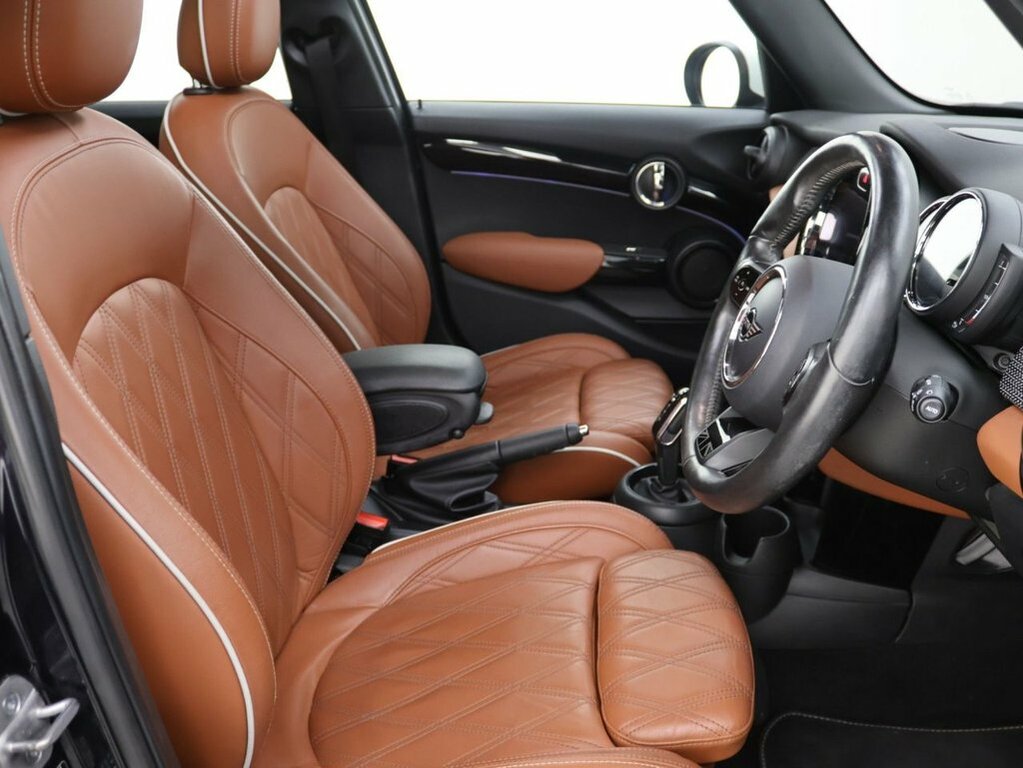 Mini Hatch 1.5L Cooper Exclusive GL71OWV Black #2