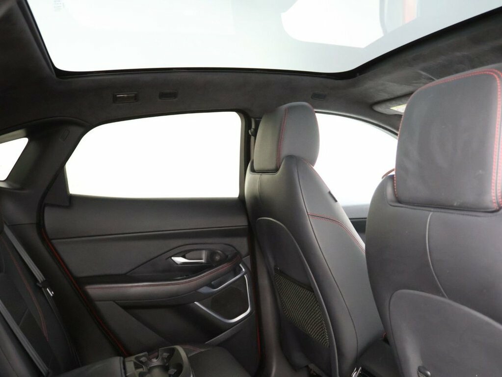 Jaguar E-Pace 2L First Edition Red