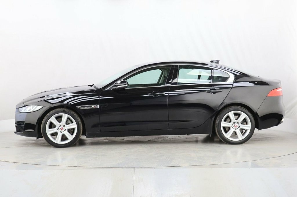 Jaguar XE 2L Portfolio BO66AJG Black #4