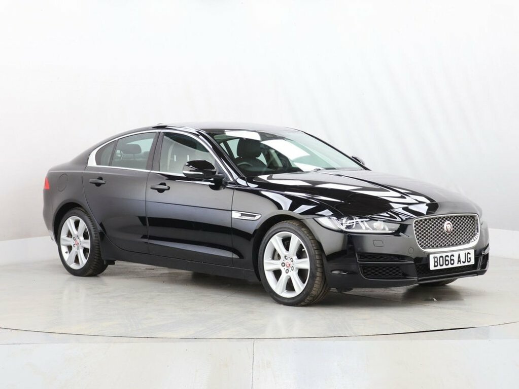 Jaguar XE 2L Portfolio Black