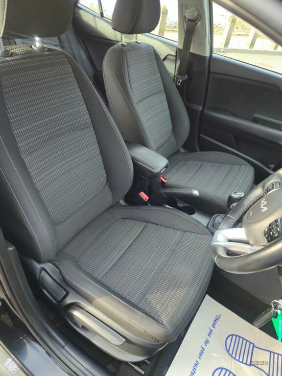 Kia Stonic 1.0T Gdi 99 2 XGZ3168 Black #6