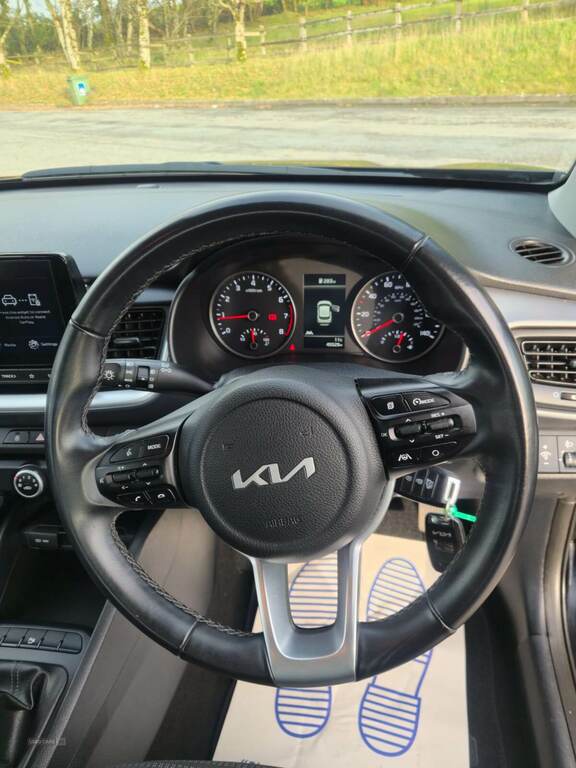 Kia Stonic 1.0T Gdi 99 2 XGZ3168 Black #5