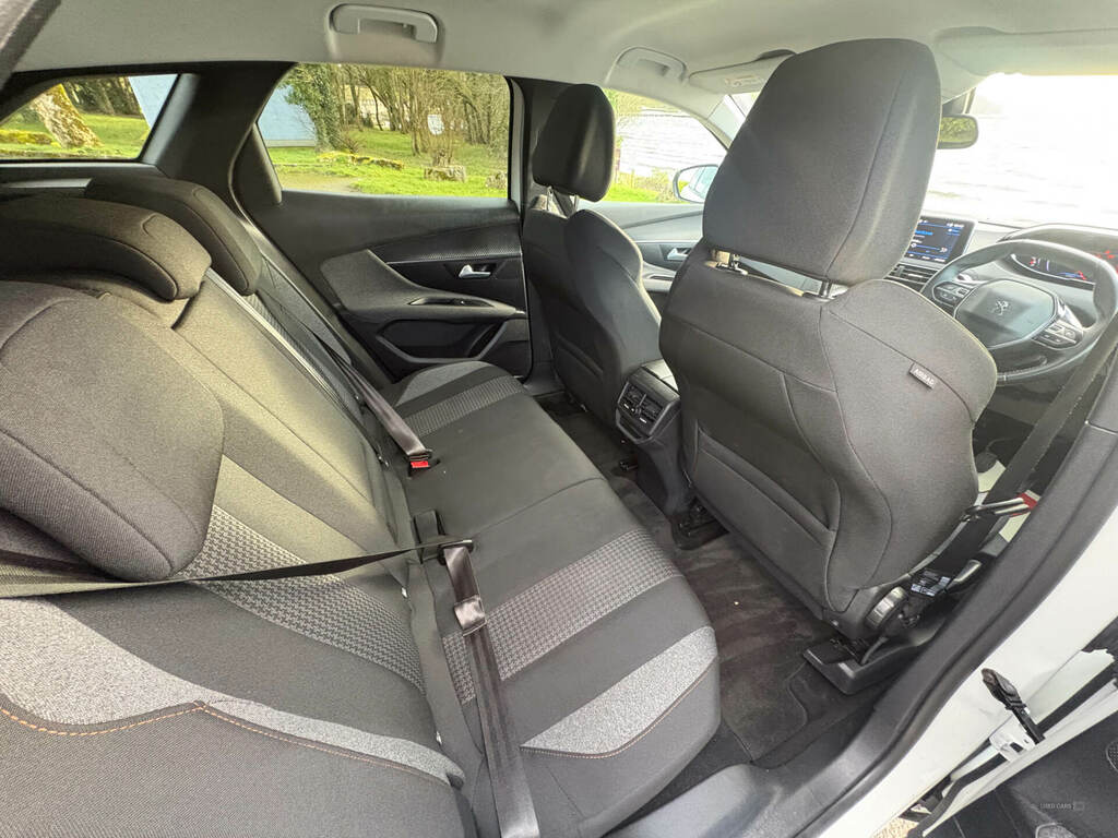 Peugeot 3008 1.5 Bluehdi Active Premium DF21HLV White #5