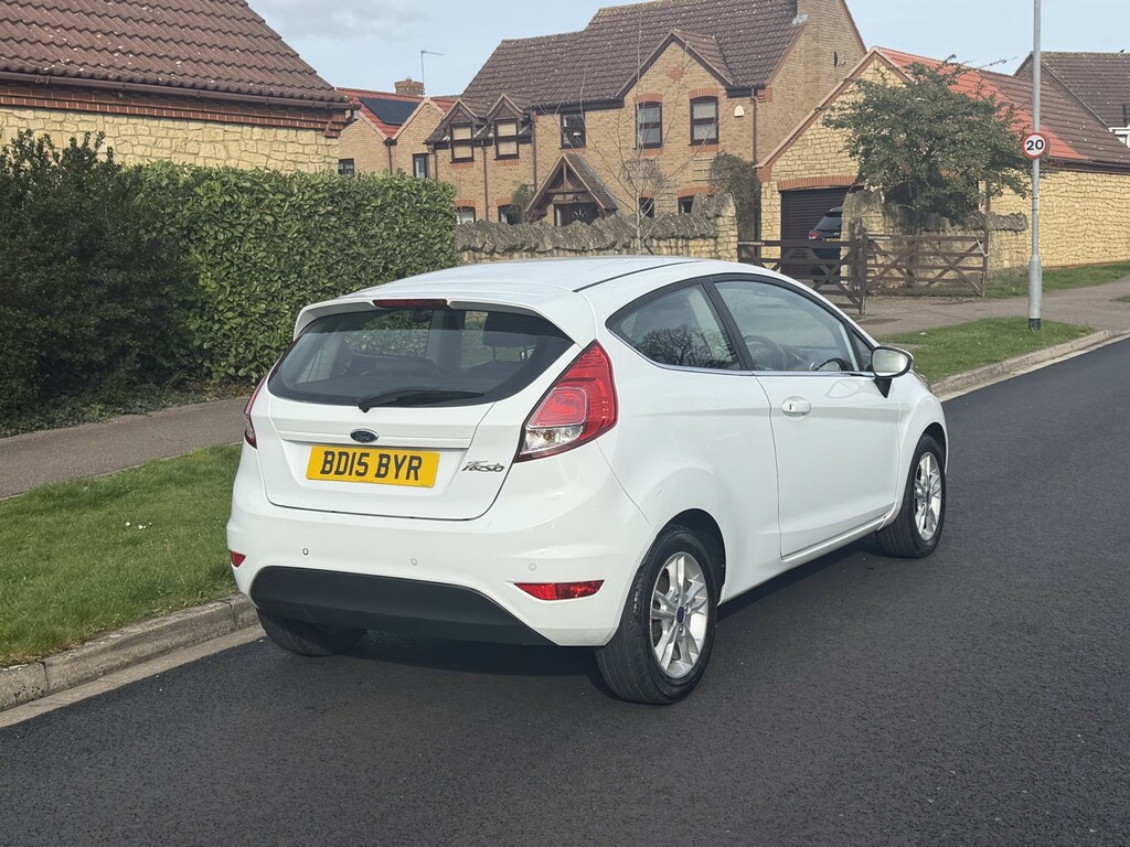 Ford Fiesta 1.3 Zetec 201515 BD15BYR White #4
