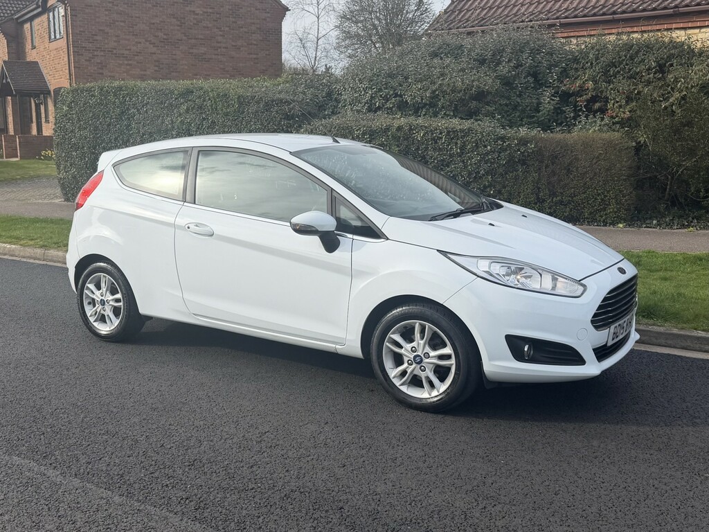 Ford Fiesta 1.3 Zetec 201515 BD15BYR White #2