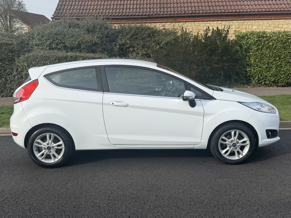 Ford Fiesta 1.3 Zetec 201515 BD15BYR White #3