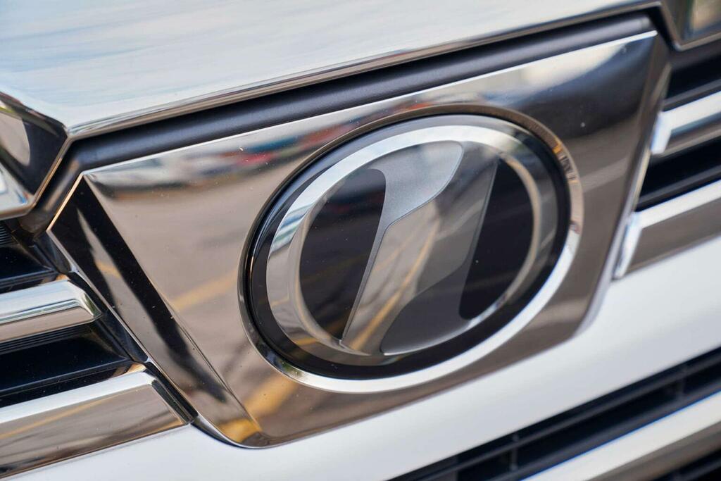 Toyota Vellfire Mpv 201867 White #19