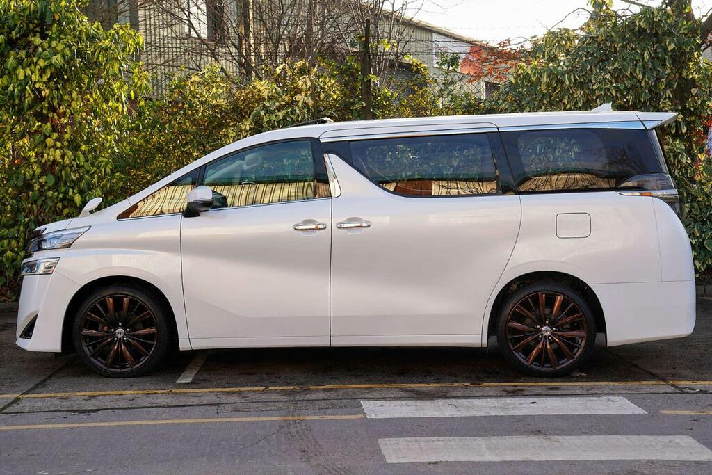 Toyota Vellfire Mpv 201867 White #13
