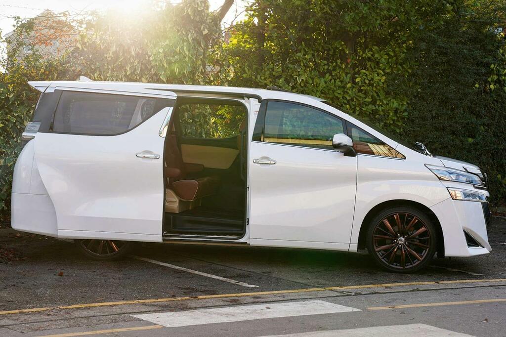 Toyota Vellfire Mpv 201867 White #3
