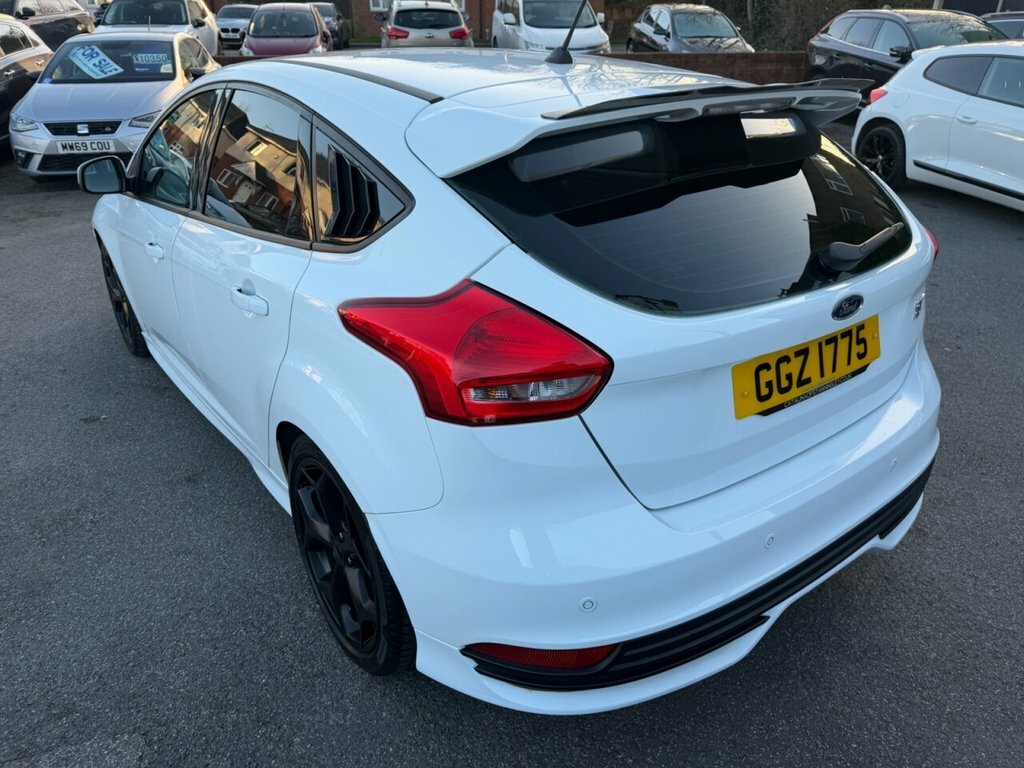 Ford Focus 2L St-3 GGZ1775 White #6