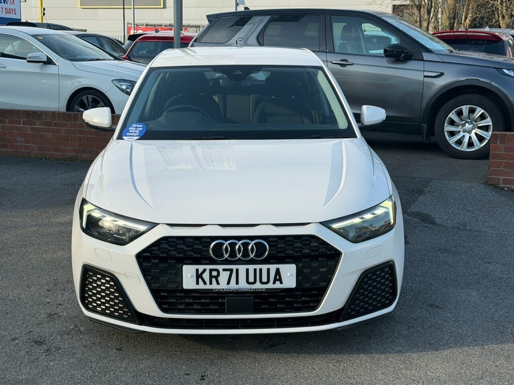 Audi A1 1L Technik KR71UUA White #2