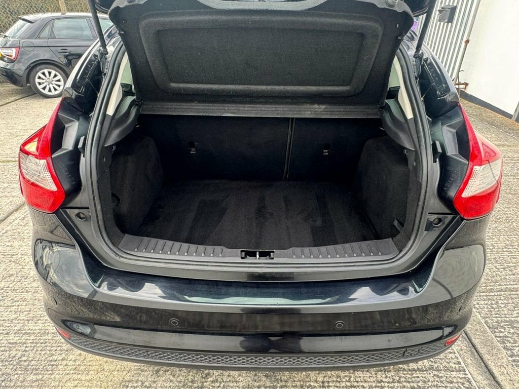 Ford Focus 1.6L Titanium X LO62LXT Black #5