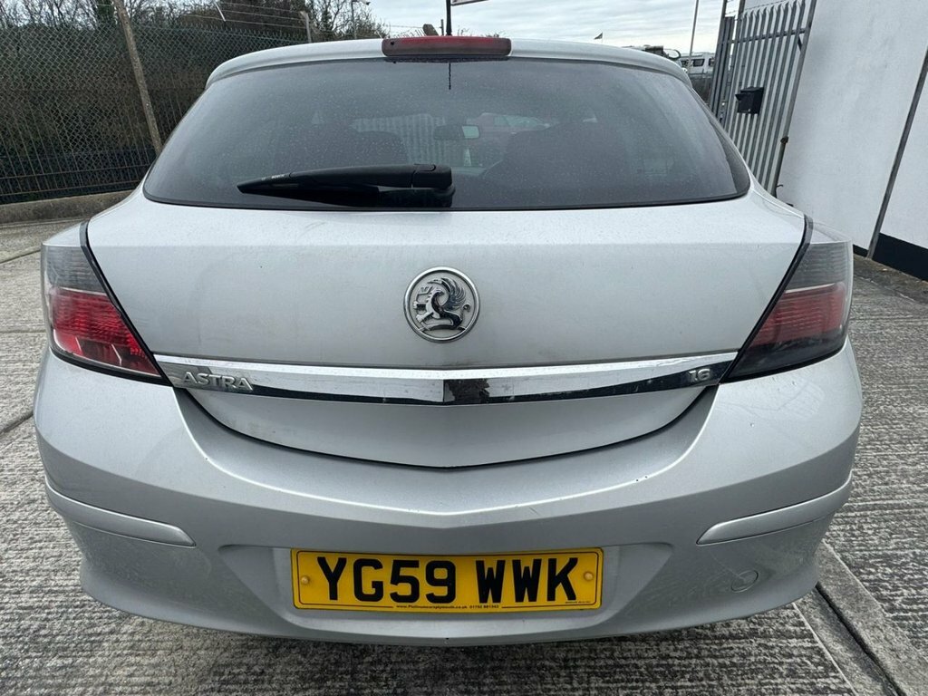 Vauxhall Astra 1.6L Design YG59WWK Silver #4