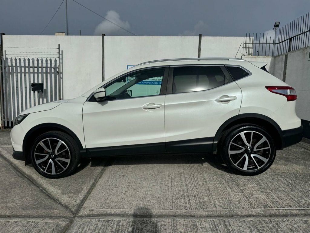 Nissan Qashqai 1.6L Tekna White #2