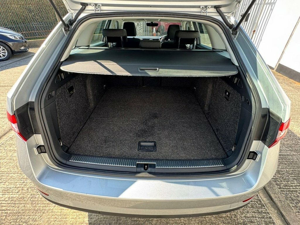 Skoda Superb 1.4L Se Silver #5