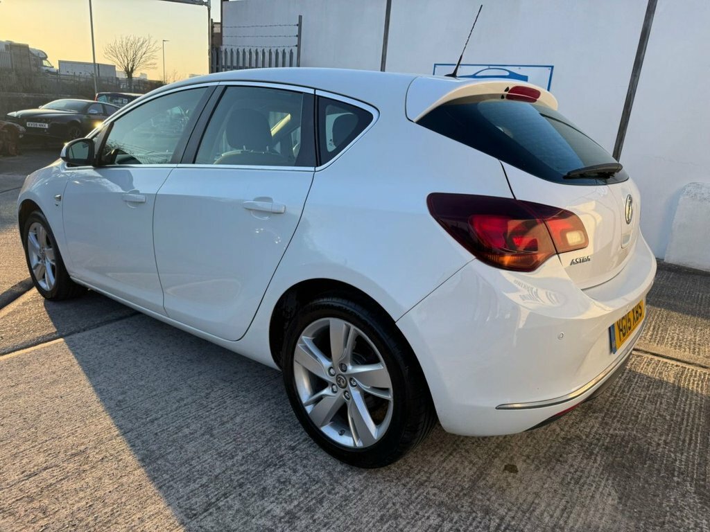 Vauxhall Astra 1.4L Sri YG15XDS White #3