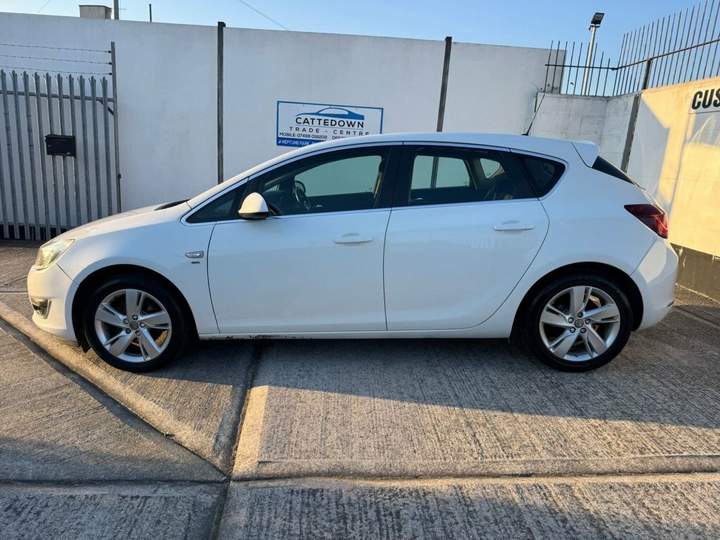 Vauxhall Astra 1.4L Sri YG15XDS White #2