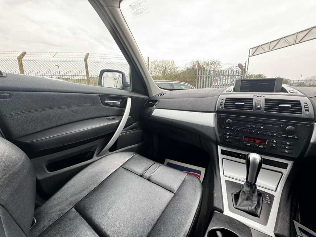 BMW X3 2L Se Black #26