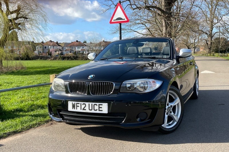 BMW 1 Series 118I Exclusive Edition Black #3