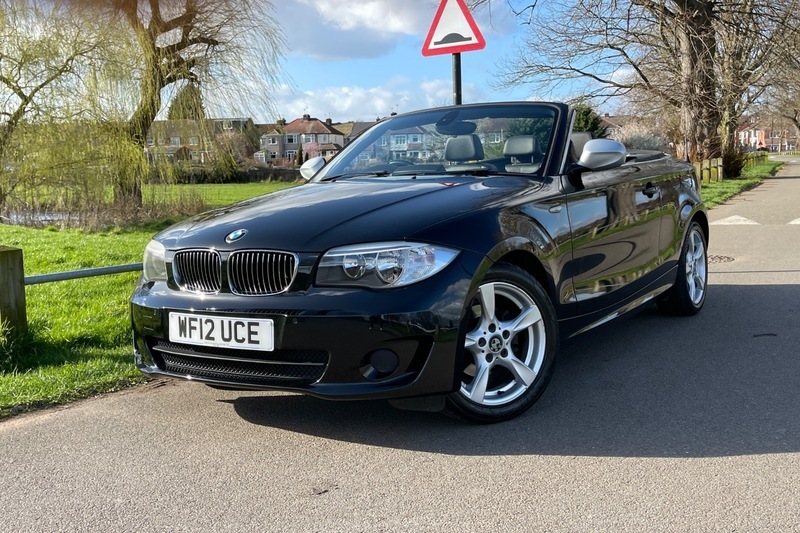 BMW 1 Series 118I Exclusive Edition Black #2