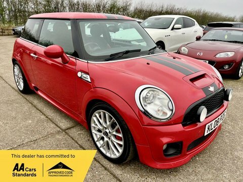 Mini Hatch 1.6 John Cooper Red
