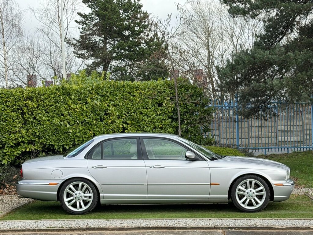 Jaguar XJR Saloon Silver #2