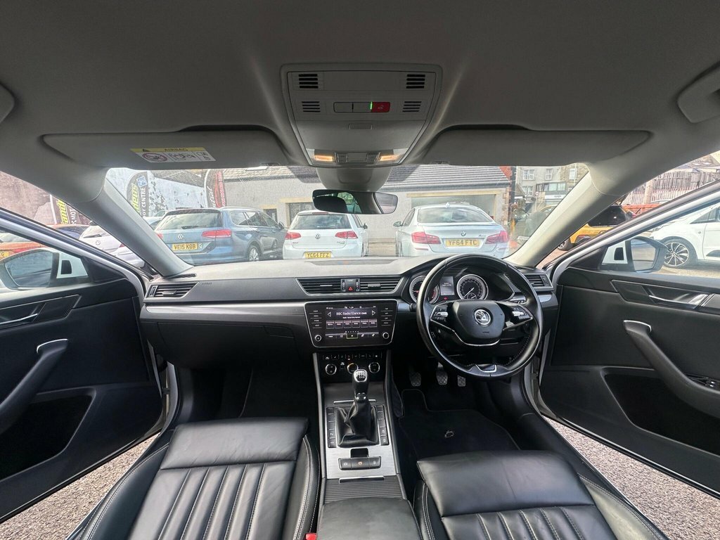 Skoda Superb 2L Se L DG21OXT White #6