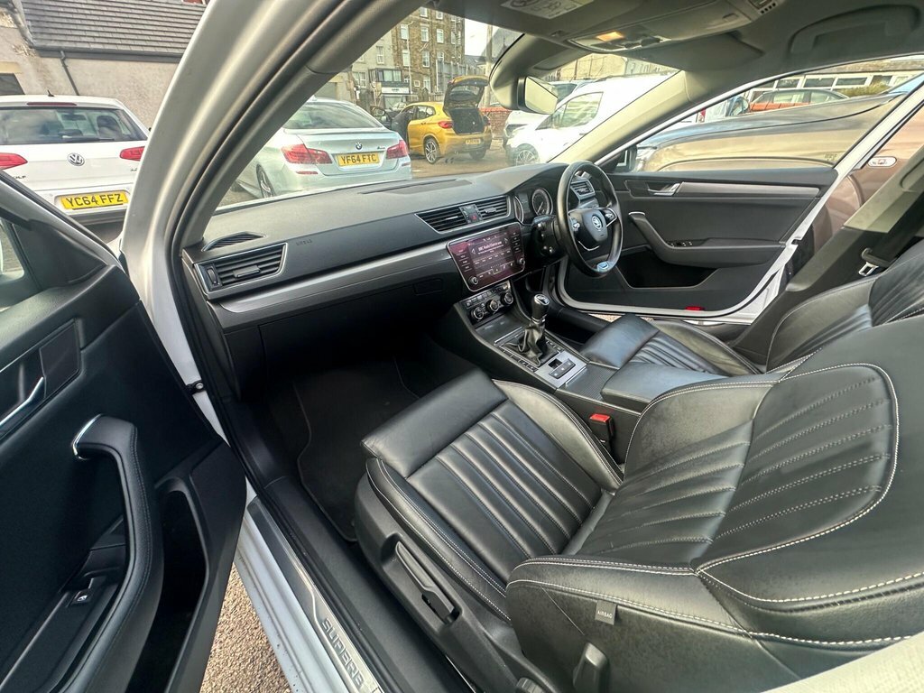 Skoda Superb 2L Se L DG21OXT White #5