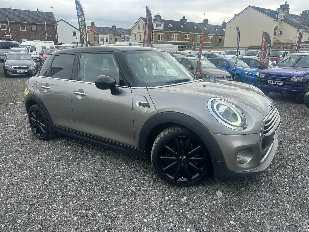 Mini Hatch 1.5L Cooper Silver