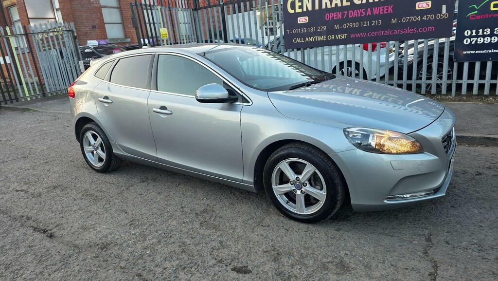 Volvo V40 2.0 D4 Se Nav Geartronic Euro 6 Ss CE15SMX Silver #4