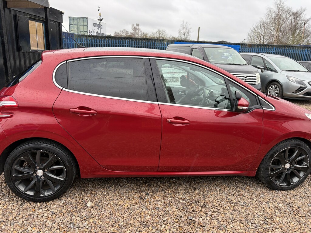 Peugeot 208 Hatchback 1.6 E-hdi Feline 2014 NA14YHK Red #6