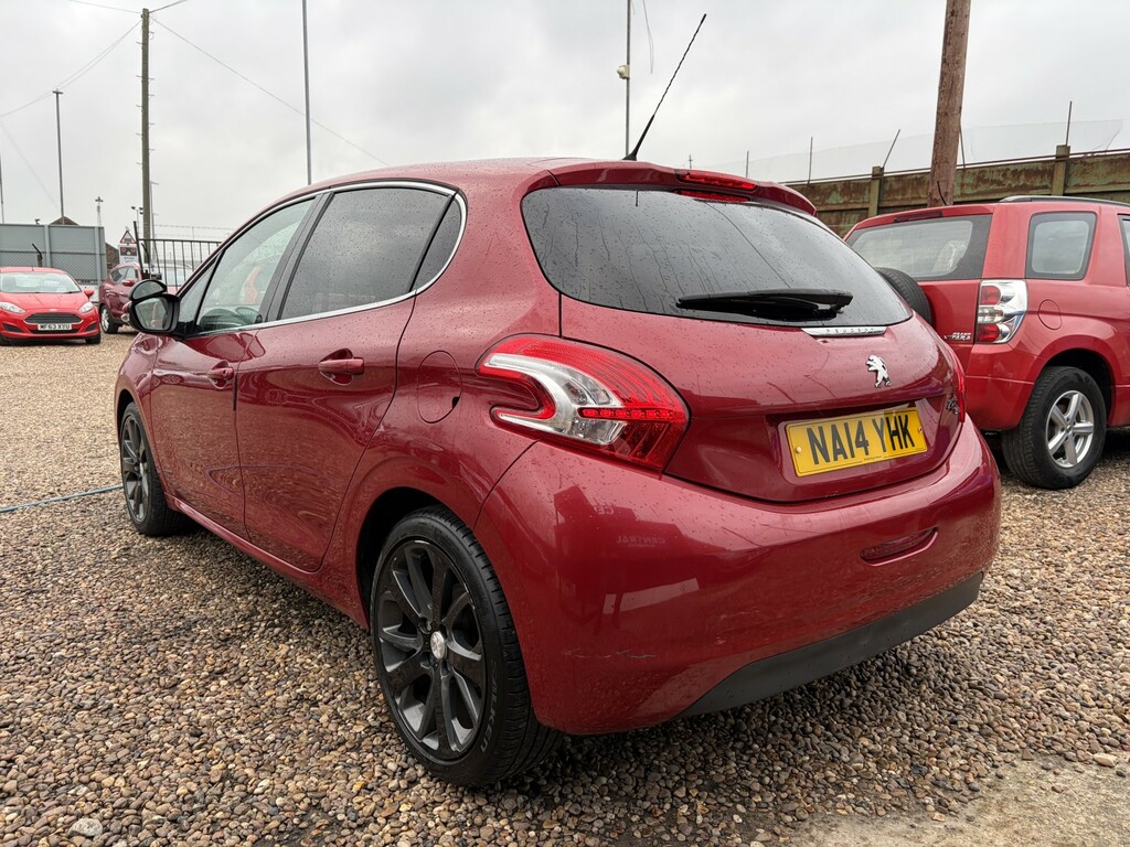 Peugeot 208 Hatchback 1.6 E-hdi Feline 2014 NA14YHK Red #3