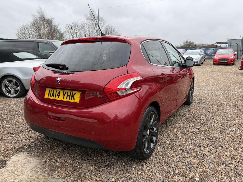Peugeot 208 Hatchback 1.6 E-hdi Feline 2014 NA14YHK Red #5