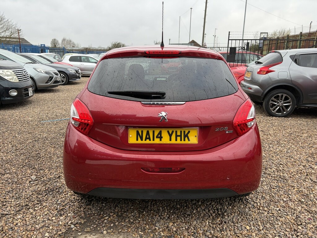 Peugeot 208 Hatchback 1.6 E-hdi Feline 2014 NA14YHK Red #4