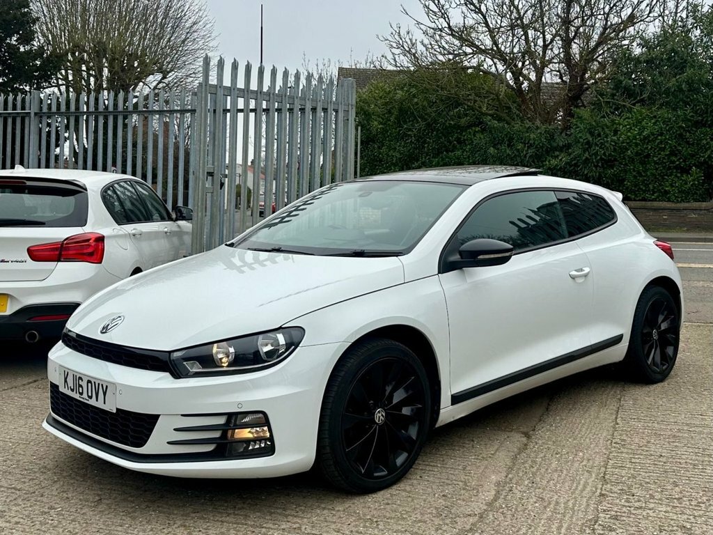 Volkswagen Scirocco 2.0 Tdi Bluemotion Tech Gt Hatchback Ds KJ16OVY White #3