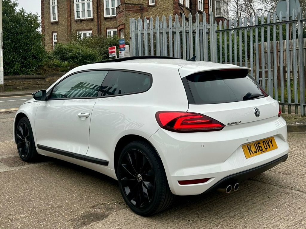 Volkswagen Scirocco 2.0 Tdi Bluemotion Tech Gt Hatchback Ds KJ16OVY White #5