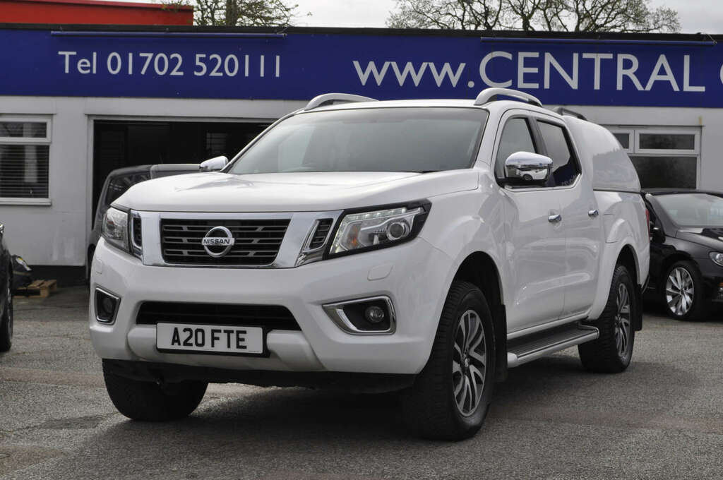Nissan Navara 2.3 Navara Tekna Dci 4Wd White #4