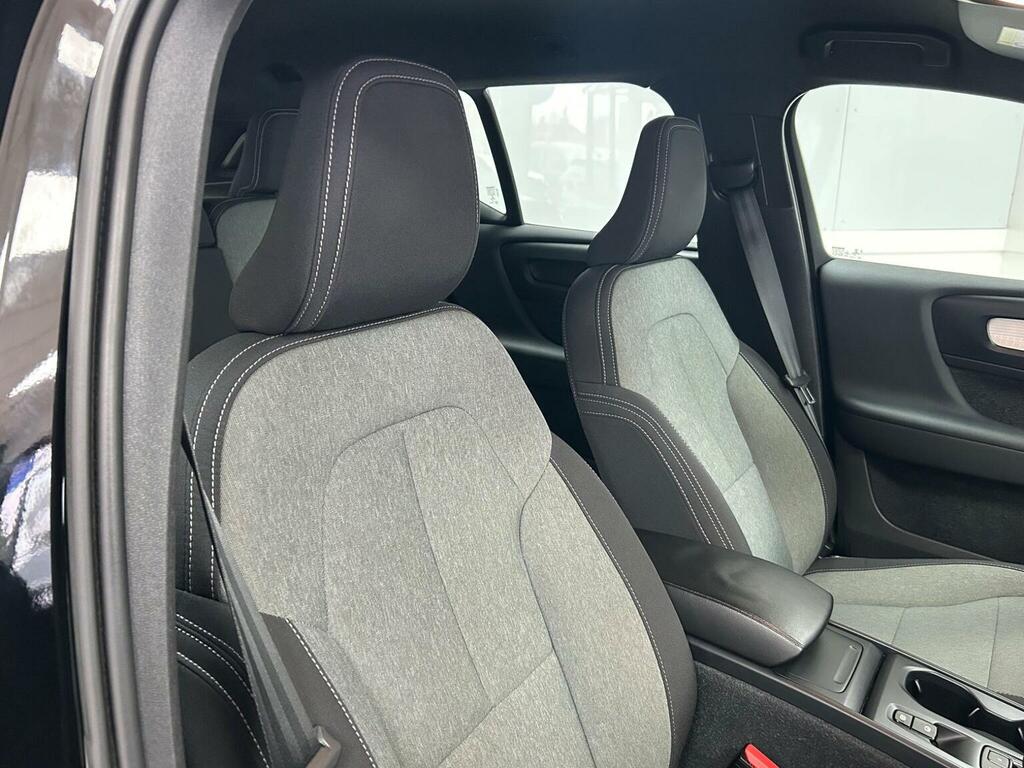 Volvo XC40 2.0 B3 Mhev Core Dct Euro 6 Ss WG72ZRO Black #6