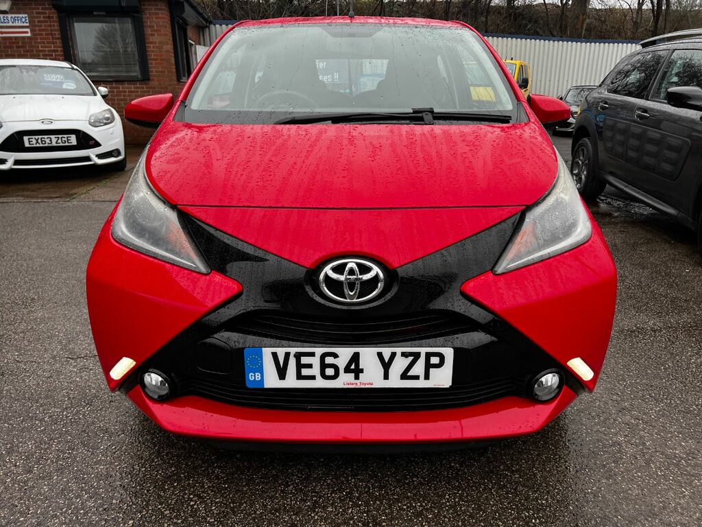 Toyota Aygo 1.0 Vvt-i X-pression VE64YZP Red #2