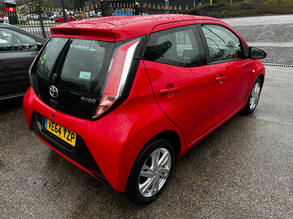 Toyota Aygo 1.0 Vvt-i X-pression VE64YZP Red #4