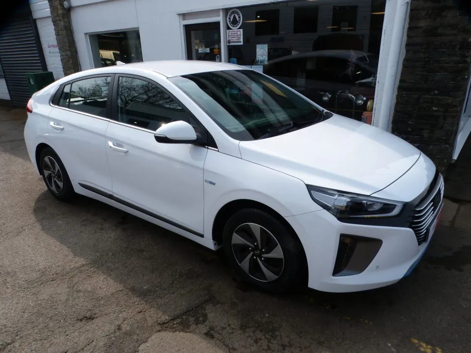 Hyundai Ioniq 1.6 H Premium Se White #6