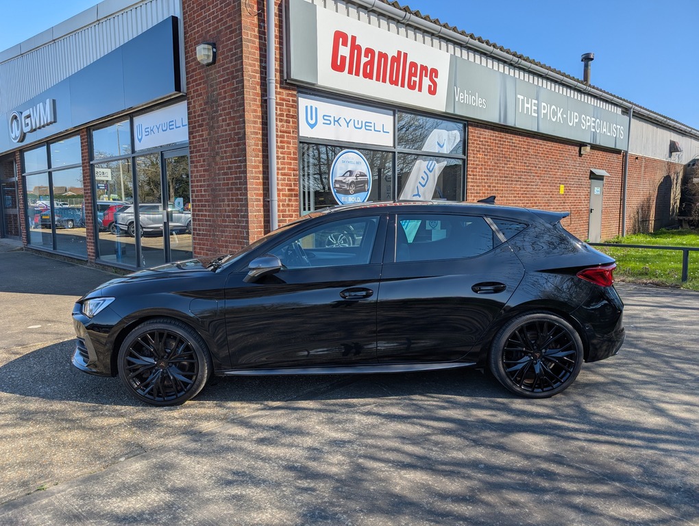 Cupra Leon 1.4 Ehybrid 12.8Kwh Vz2 Design Edition Hatchback 5 KM74ANR Black #4