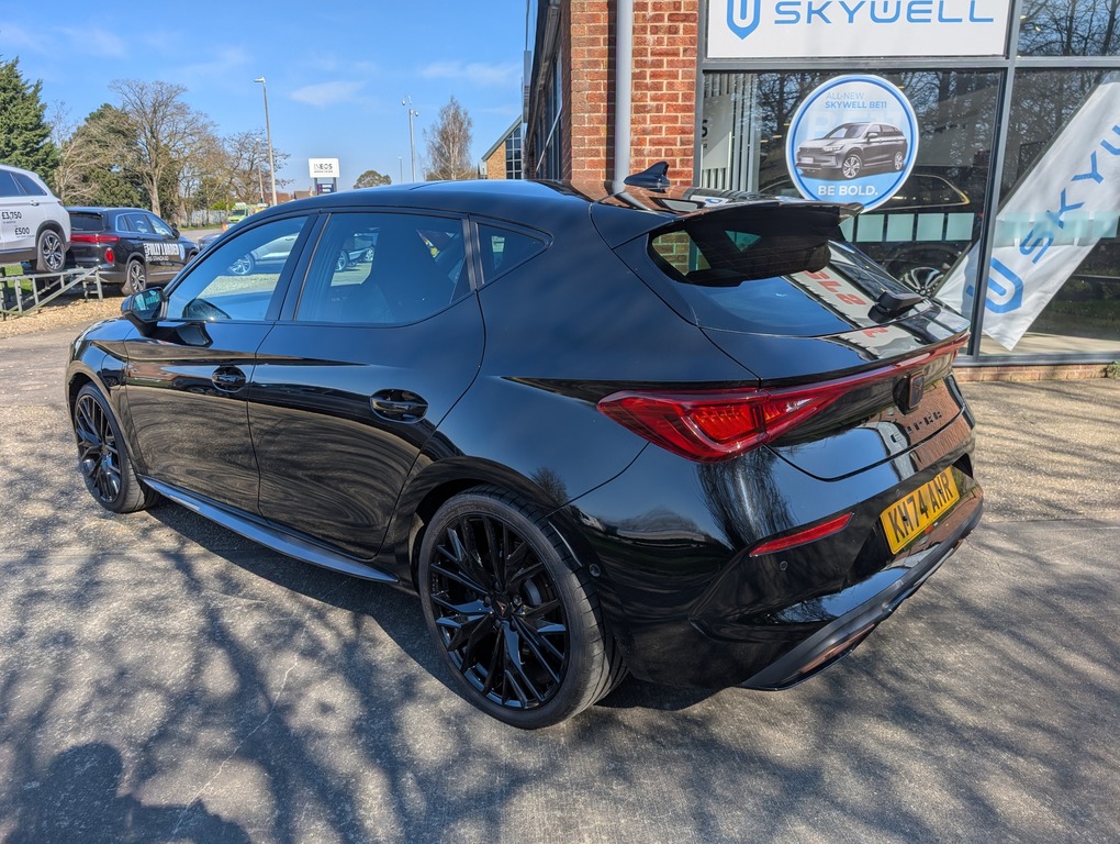 Cupra Leon 1.4 Ehybrid 12.8Kwh Vz2 Design Edition Hatchback 5 KM74ANR Black #3