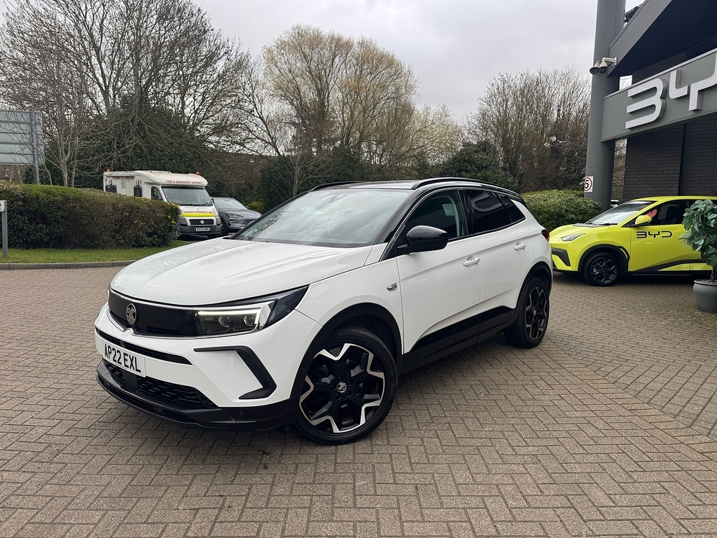 Vauxhall Grandland Turbo Elite AP22EXL White #3