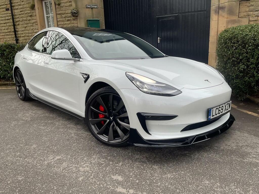 Tesla Model 3 Dual Motor Performance White